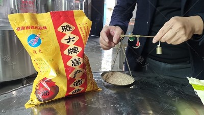 冬季釀酒多加酒曲出酒就多？答案是否定的，曲加多了后果很嚴(yán)重！