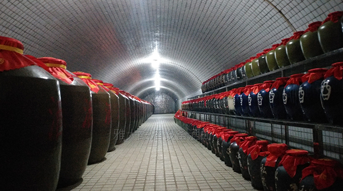 起窖藏著大學(xué)問(wèn)，用烤酒設(shè)備做固態(tài)酒的你一定要知道