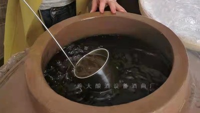 什么是固態(tài)法白酒？很多用蒸餾釀酒設(shè)備做酒的老師傅都不知情