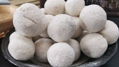 用不銹鋼釀酒設(shè)備做酒，糧食轉(zhuǎn)化成酒經(jīng)歷了幾個階段？