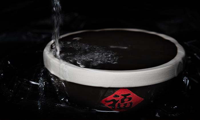 大曲酒質(zhì)好，香氣濃郁，口感醇厚飽滿(mǎn)