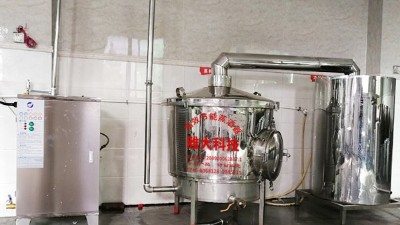 電加熱釀酒設(shè)備蒸酒時(shí)這樣做，讓酒分子無處可逃，提高出酒率